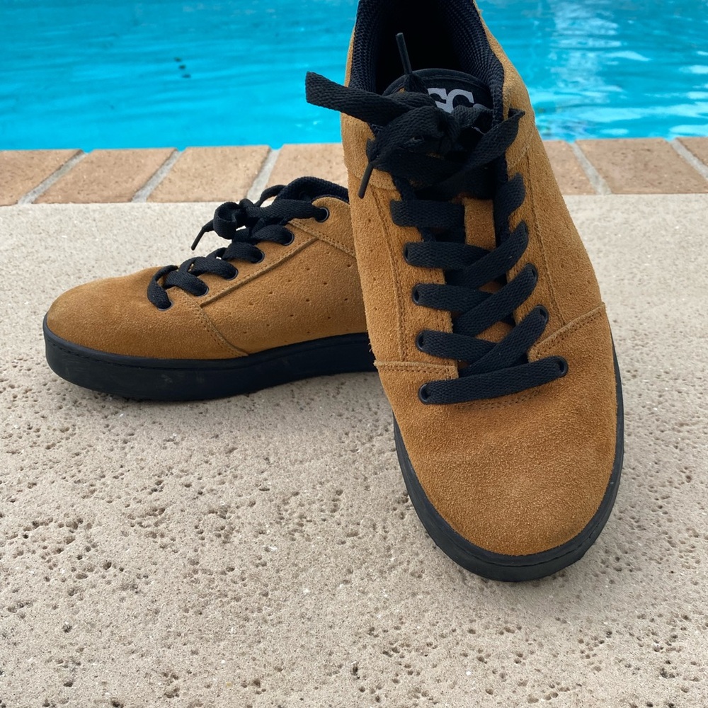 Shoe Co flat pedal MTB, BMX, skate shoe- butterscotch suede